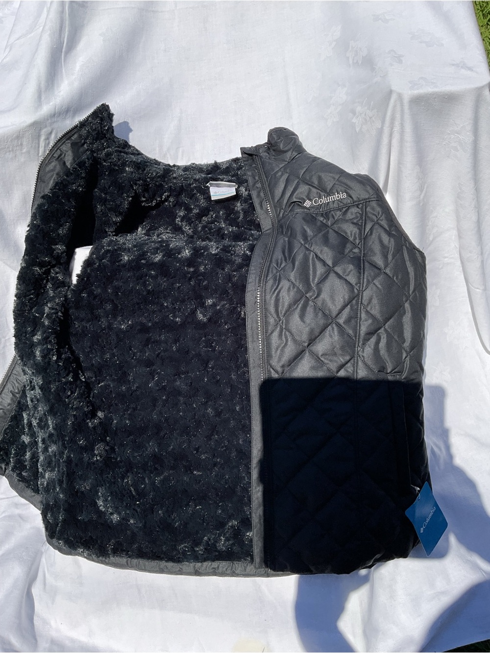 Vest - Picture 2 of 4